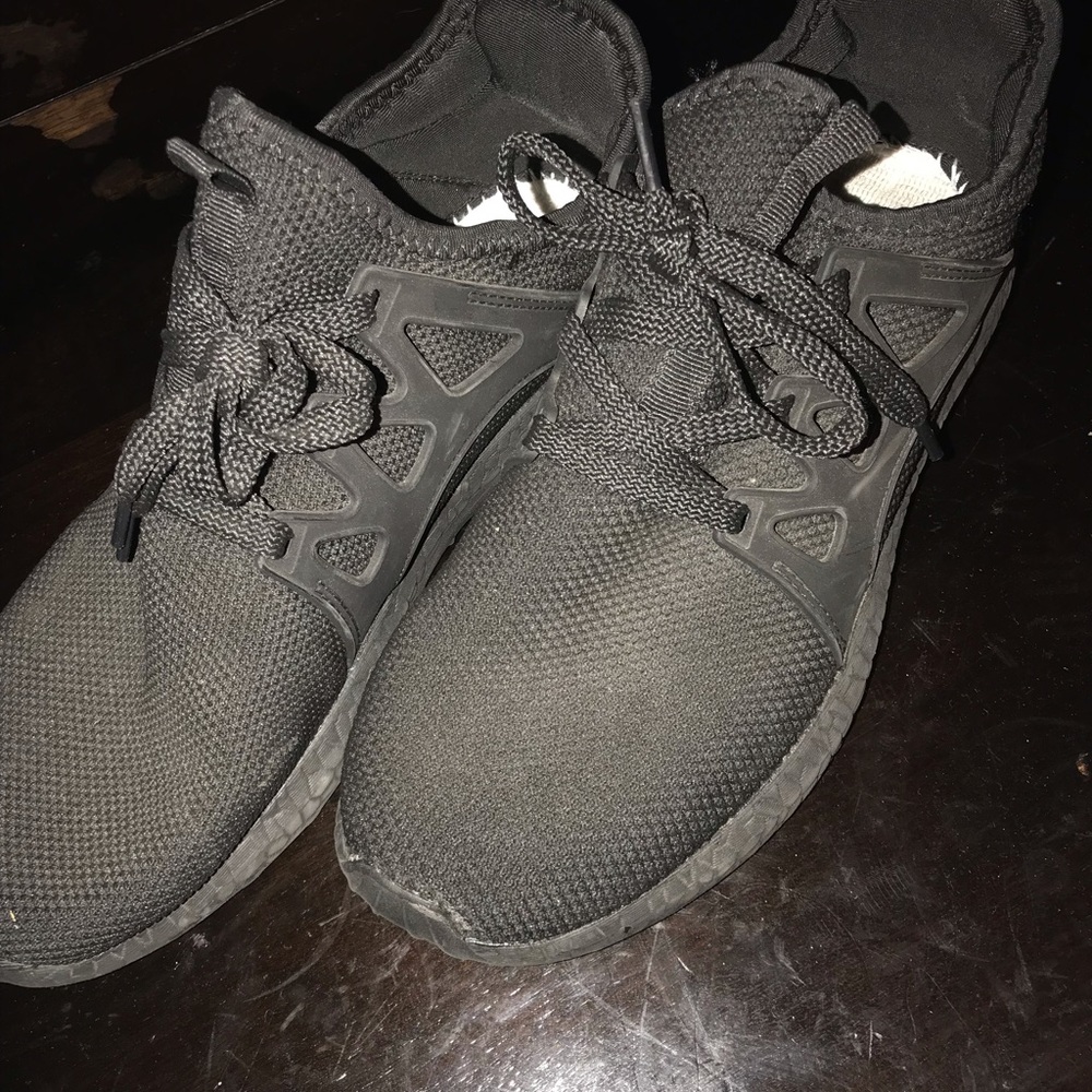 Black Slip On Running Shoes 🖤
